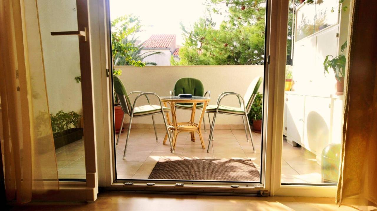 Apartment Anita Omis Exterior photo